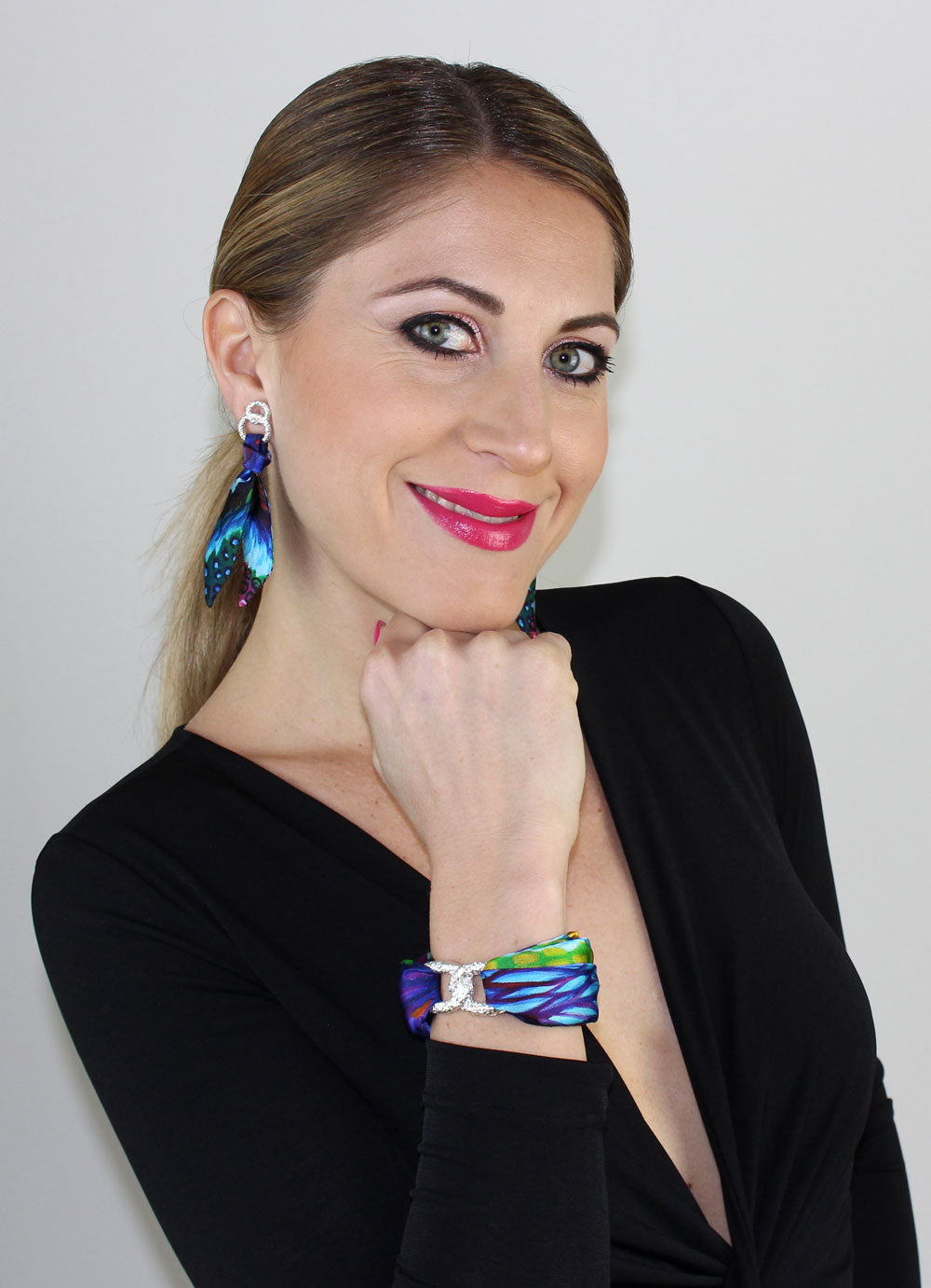 Iris Blu Bracciale Infinty in Seta